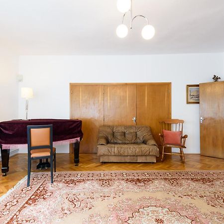 Casa Cu Cires Brasov Apartment ภายนอก รูปภาพ