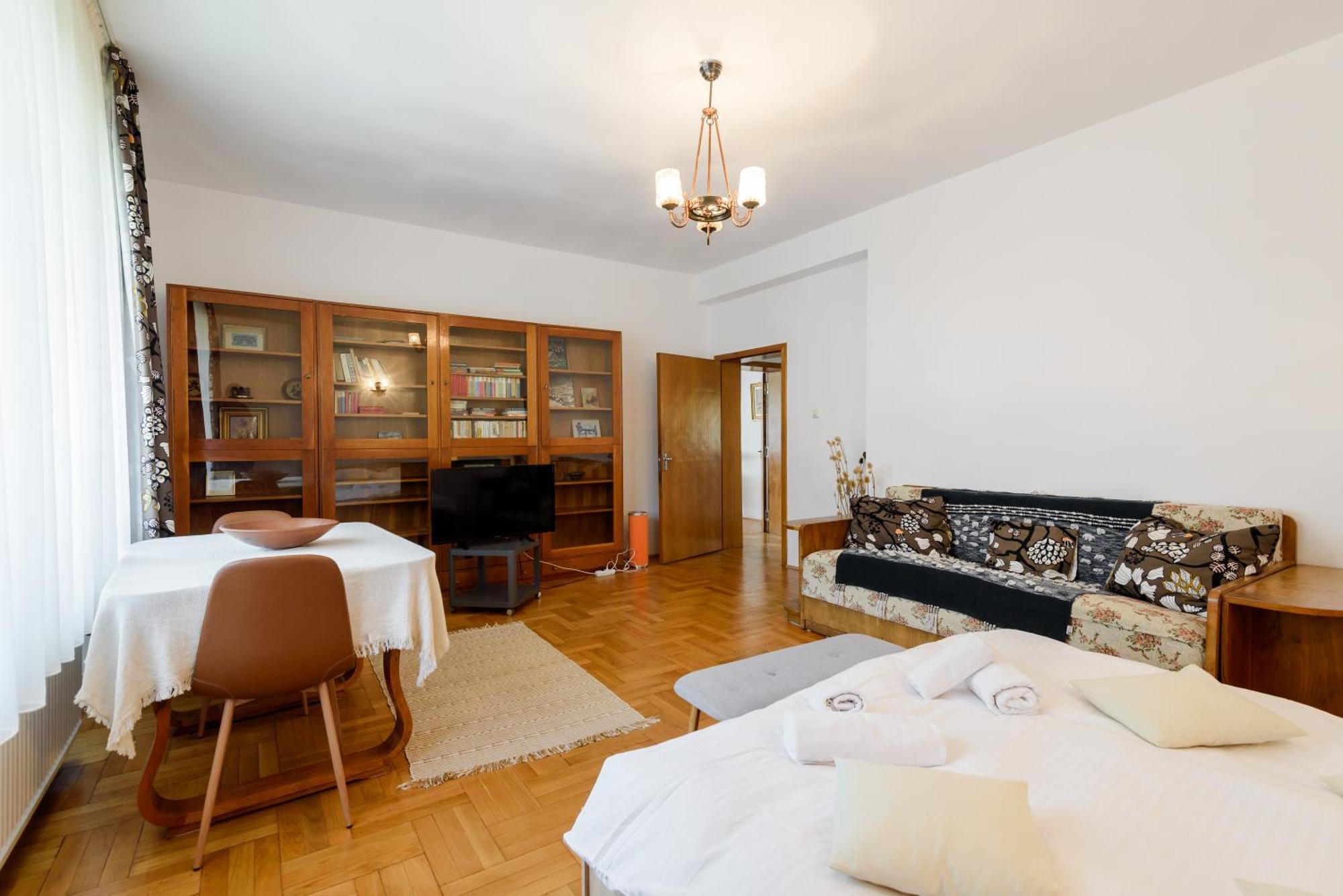 Casa Cu Cires Brasov Apartment ภายนอก รูปภาพ