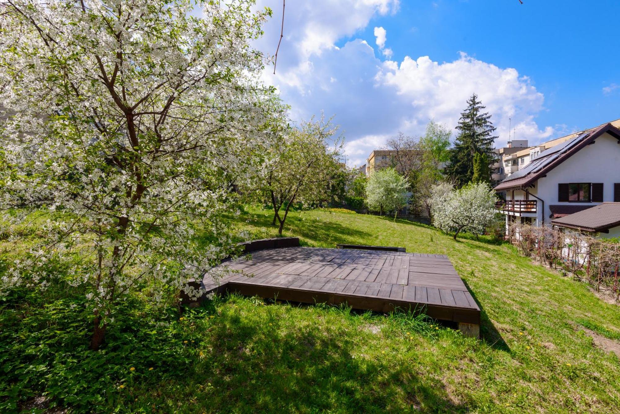 Casa Cu Cires Brasov Apartment ภายนอก รูปภาพ